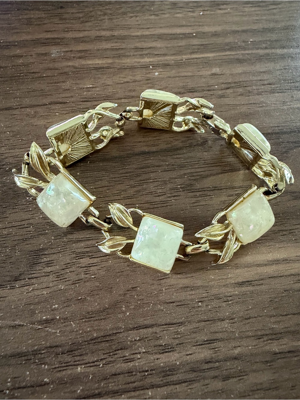 Vintage 50-60s Signed Coro Lucite Confetti Square Gold Tone Bracelet